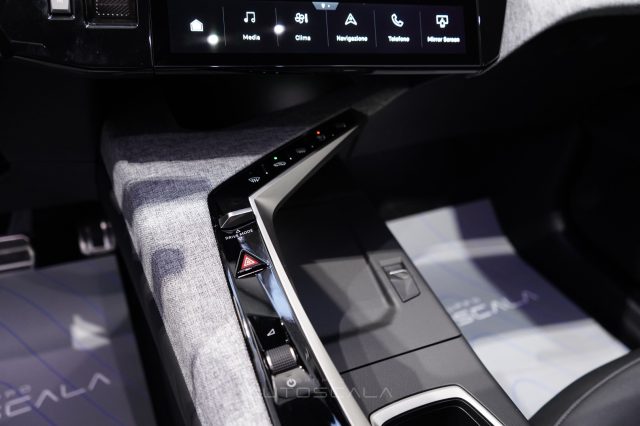 PEUGEOT 3008 usata, con Autoradio digitale