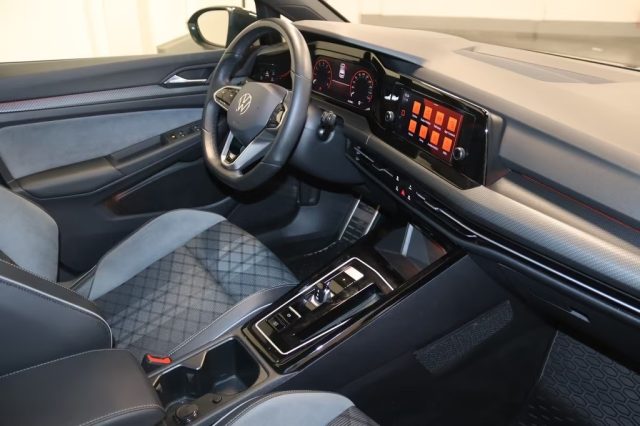 VOLKSWAGEN Golf usata, con Park Distance Control