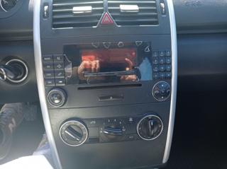 MERCEDES-BENZ A 200 usata, con Climatizzatore
