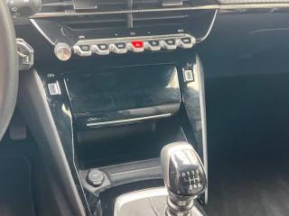 PEUGEOT 2008 usata, con Park Distance Control