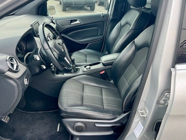 MERCEDES-BENZ B 180 usata, con Climatizzatore