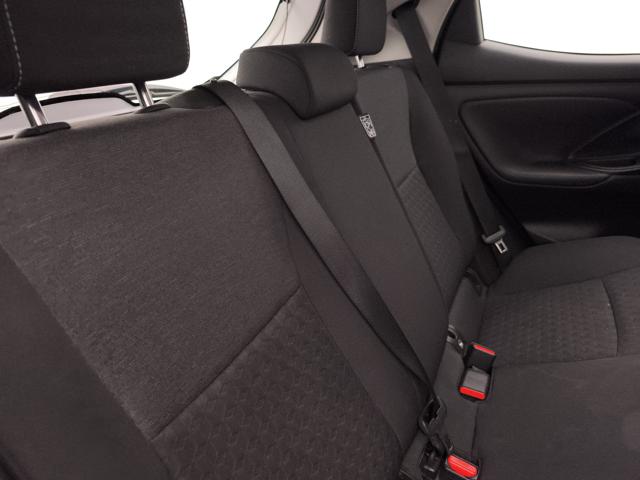 TOYOTA Yaris usata, con Bracciolo