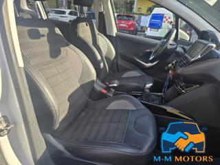 PEUGEOT 2008 usata, con Park Distance Control