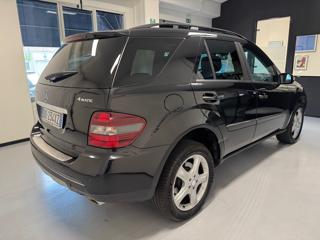 MERCEDES-BENZ ML 320 usata, con Alzacristalli elettrici