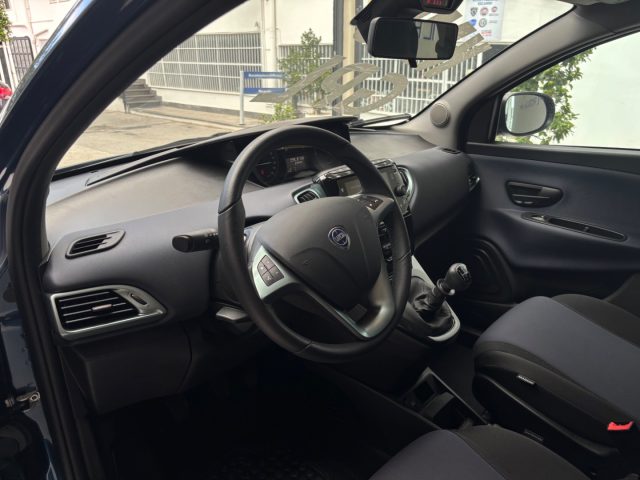 LANCIA Ypsilon usata, con USB
