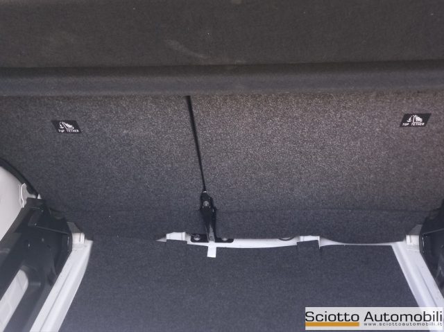 VOLKSWAGEN up! usata, con Frenata d