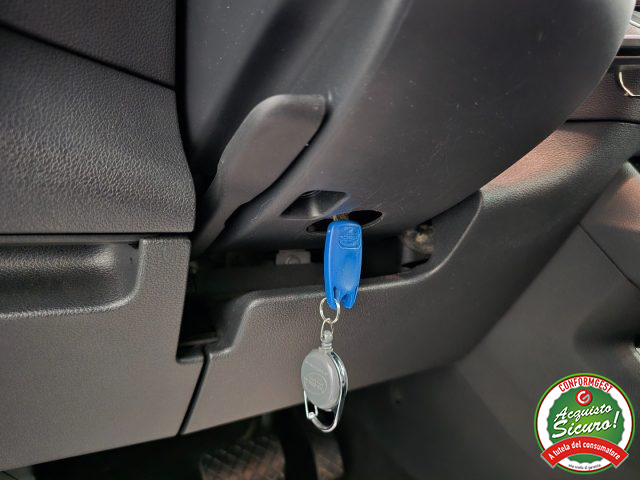 SKODA Karoq usata, con Bluetooth