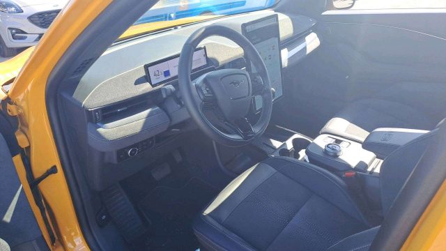 FORD Mustang Mach-E usata, con Antifurto