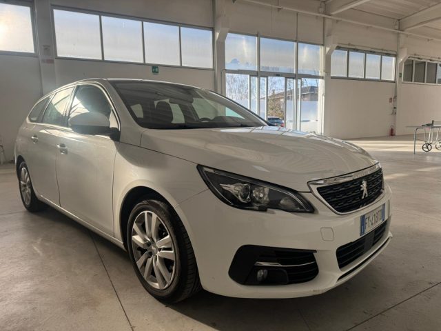 PEUGEOT 308 usata, con Airbag