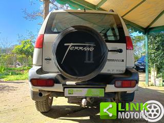 NISSAN Terrano II usata 29