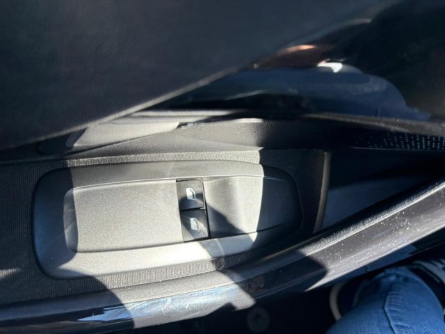 PEUGEOT 208 usata, con ESP