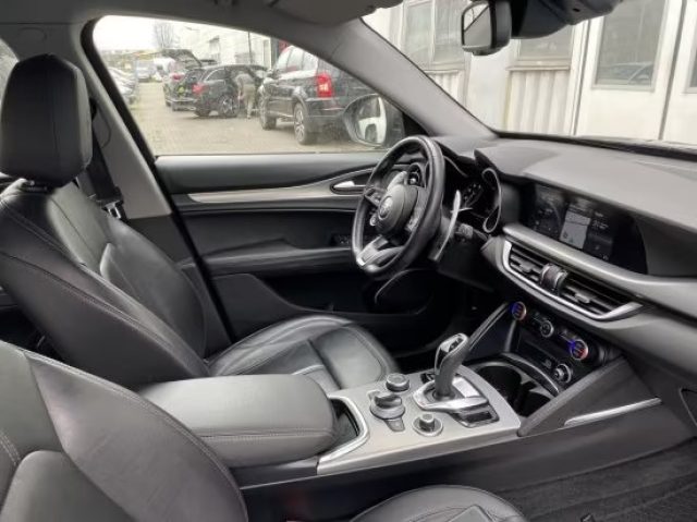 ALFA ROMEO Stelvio usata, con Cronologia tagliandi