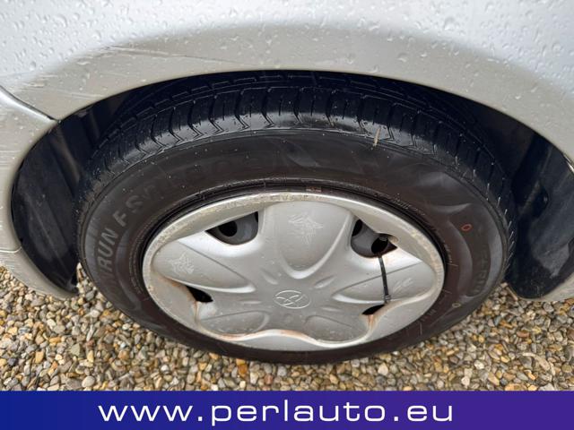 TOYOTA Yaris usata 14