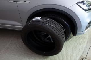 VOLKSWAGEN Touareg usata, con Sistema di navigazione