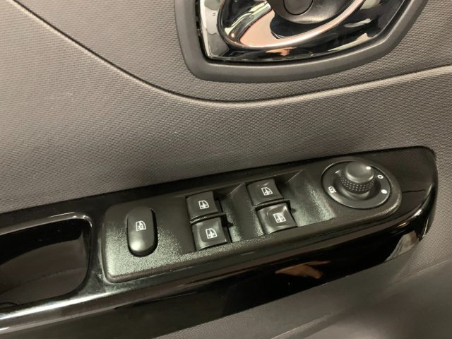 RENAULT Captur usata, con Fari LED