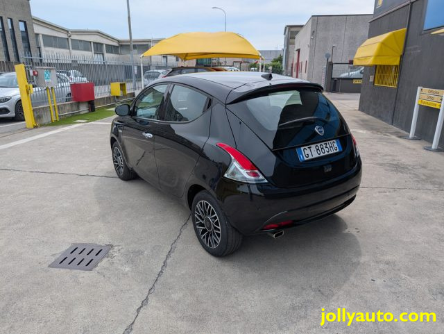 LANCIA Ypsilon usata, con MP3