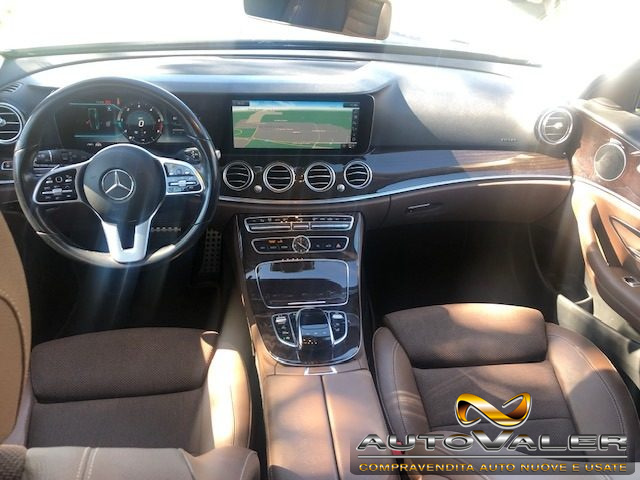 MERCEDES-BENZ E 200 usata, con Autoradio