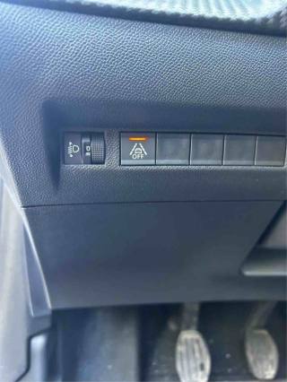 PEUGEOT 208 usata, con Controllo automatico clima