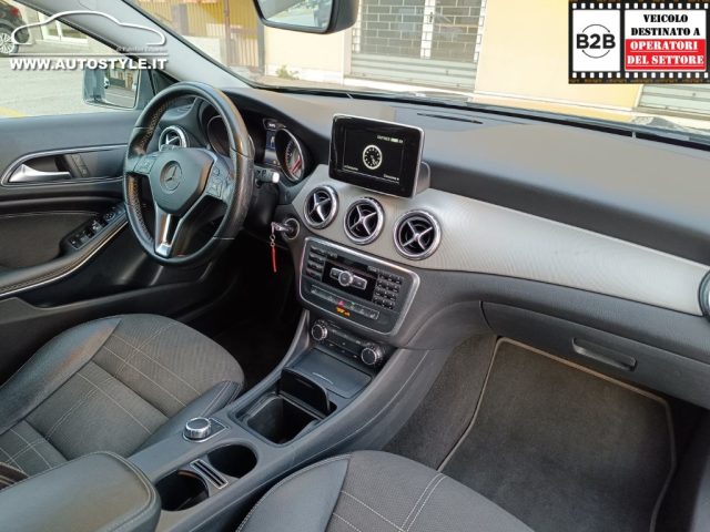 MERCEDES-BENZ GLA 220 usata, con Specchietto retrovisore con funzione antiabbagliamento