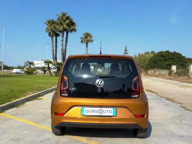 VOLKSWAGEN up! usata, con Fendinebbia