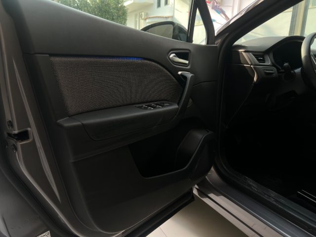 RENAULT Captur usata, con Autoradio digitale
