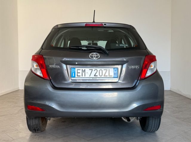 TOYOTA Yaris usata 5