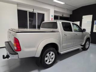 TOYOTA Hilux usata, con Autoradio
