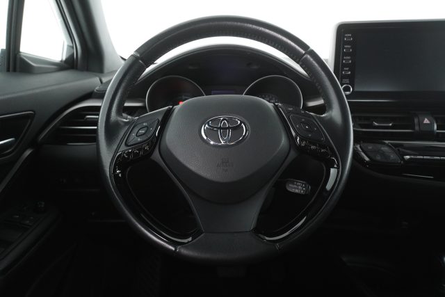 TOYOTA C-HR usata 12