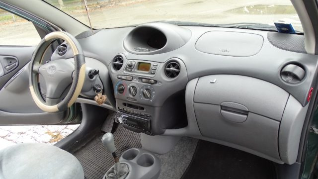 TOYOTA Yaris usata 68