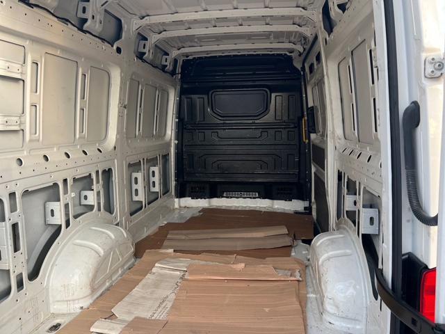 VOLKSWAGEN Crafter usata, con Servosterzo