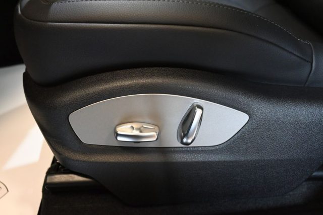 PORSCHE Macan usata 46