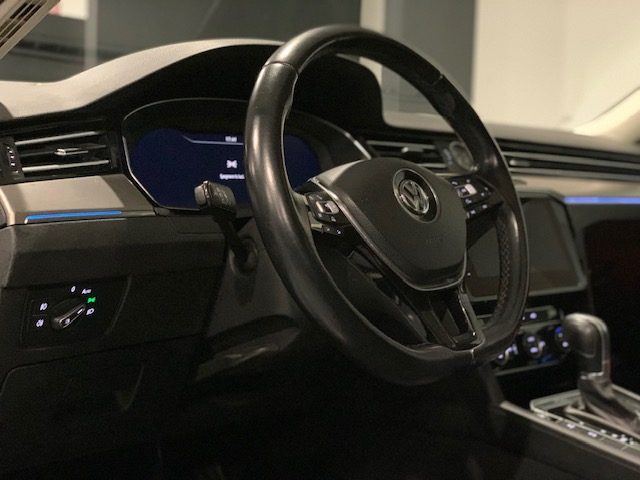 VOLKSWAGEN Passat usata, con Fendinebbia