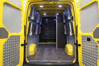VOLKSWAGEN Crafter usata, con Monitoraggio pressione pneumatici