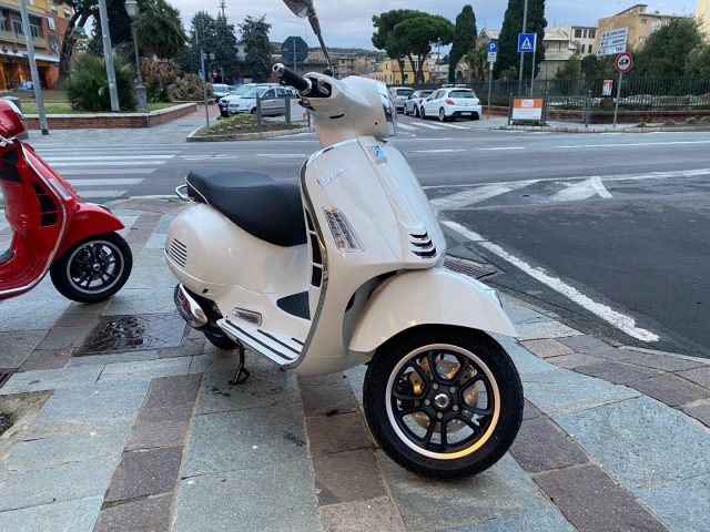 VESPA GTS 300 Super usata 4