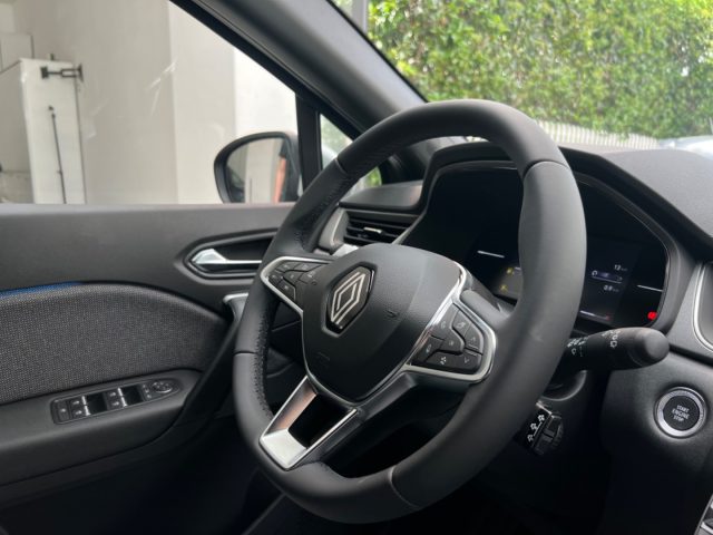 RENAULT Captur usata, con Touch screen
