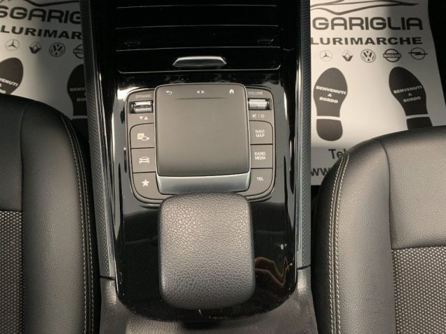 MERCEDES-BENZ GLA 180 usata, con Touch screen