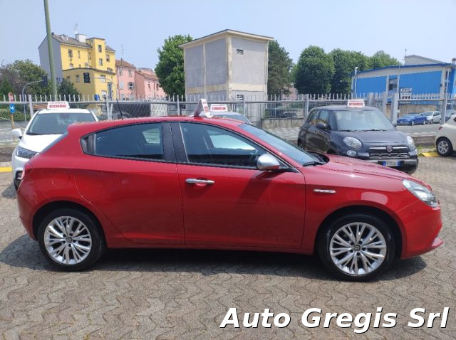 ALFA ROMEO Giulietta usata, con Autoradio