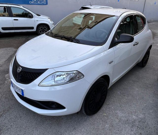 LANCIA Ypsilon usata, con Airbag