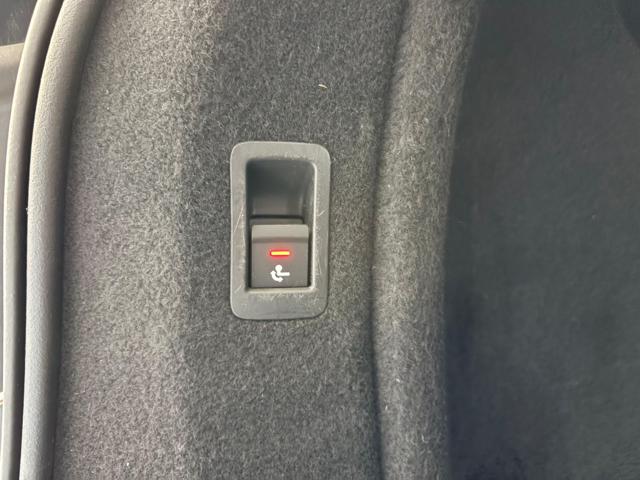 AUDI A4 usata, con Volante multifunzione