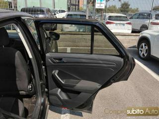 VOLKSWAGEN T-Roc usata, con Cerchi in lega
