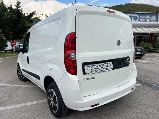 OPEL Combo usata, con Autoradio
