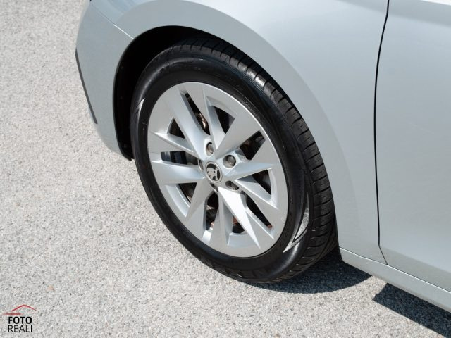 SKODA Octavia usata, con Bracciolo
