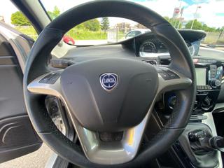 LANCIA Ypsilon usata, con ESP