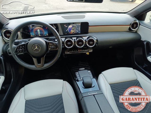 MERCEDES-BENZ A 180 usata, con Specchietto retrovisore con funzione antiabbagliamento