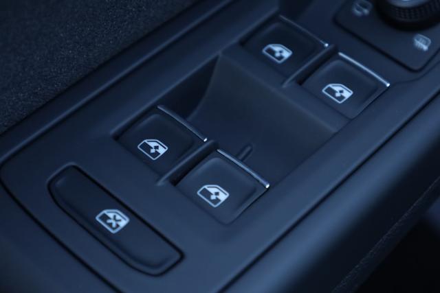 VOLKSWAGEN Golf usata, con Specchietti laterali elettrici