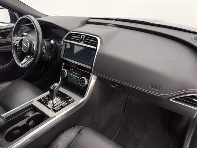 JAGUAR XE usata, con Controllo elettronico della corsia