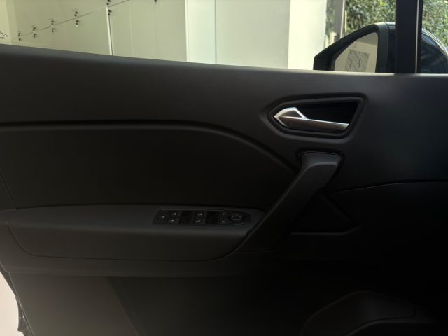 RENAULT Captur usata, con Sensori di parcheggio anteriori