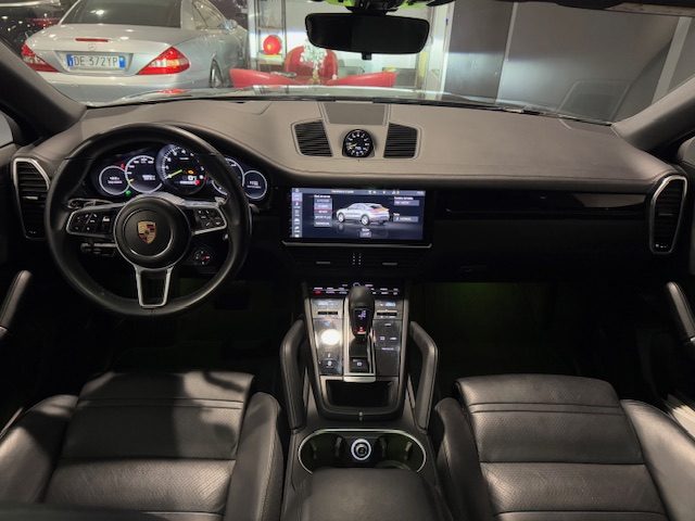 PORSCHE Cayenne usata, con Boardcomputer