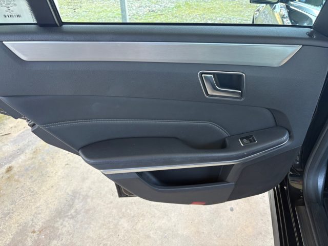 MERCEDES-BENZ E 200 usata, con USB