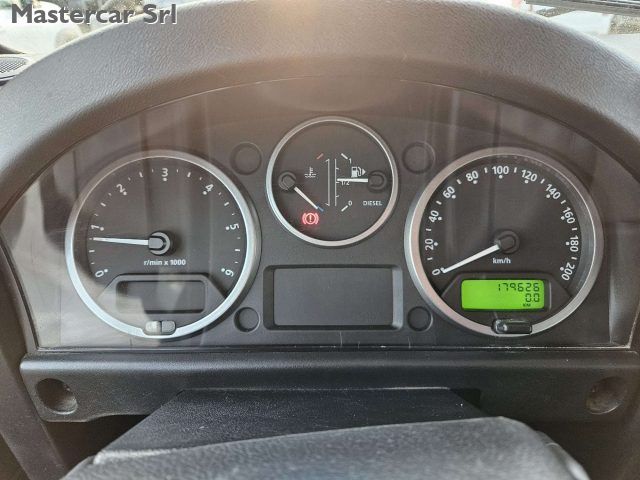 LAND ROVER Defender usata 11